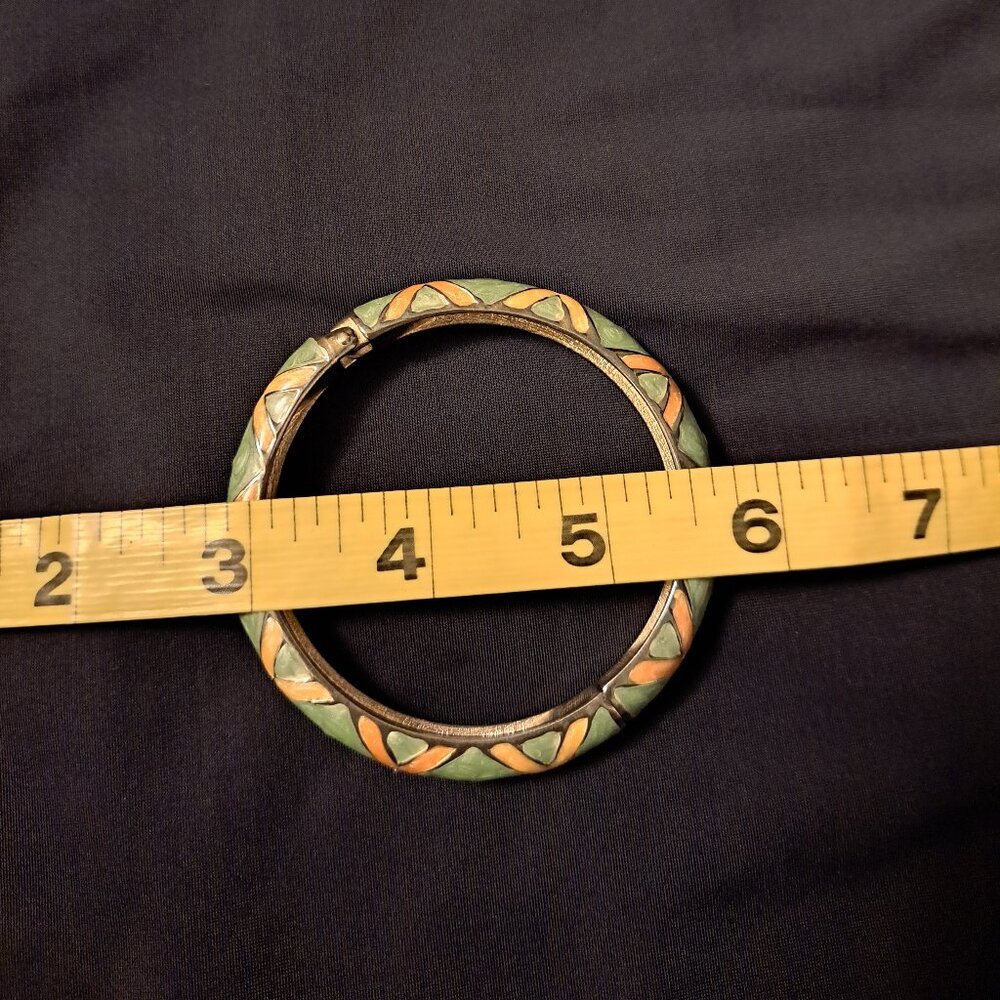 Vintage Hinged Enamel Bangle Bracelet Green W/X Details and Rhinestone - Picture 2 of 6